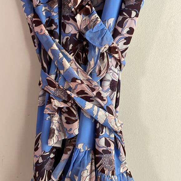 Alexis Melyssa Wrap Dress in Blue Floral - Picture 8 of 15